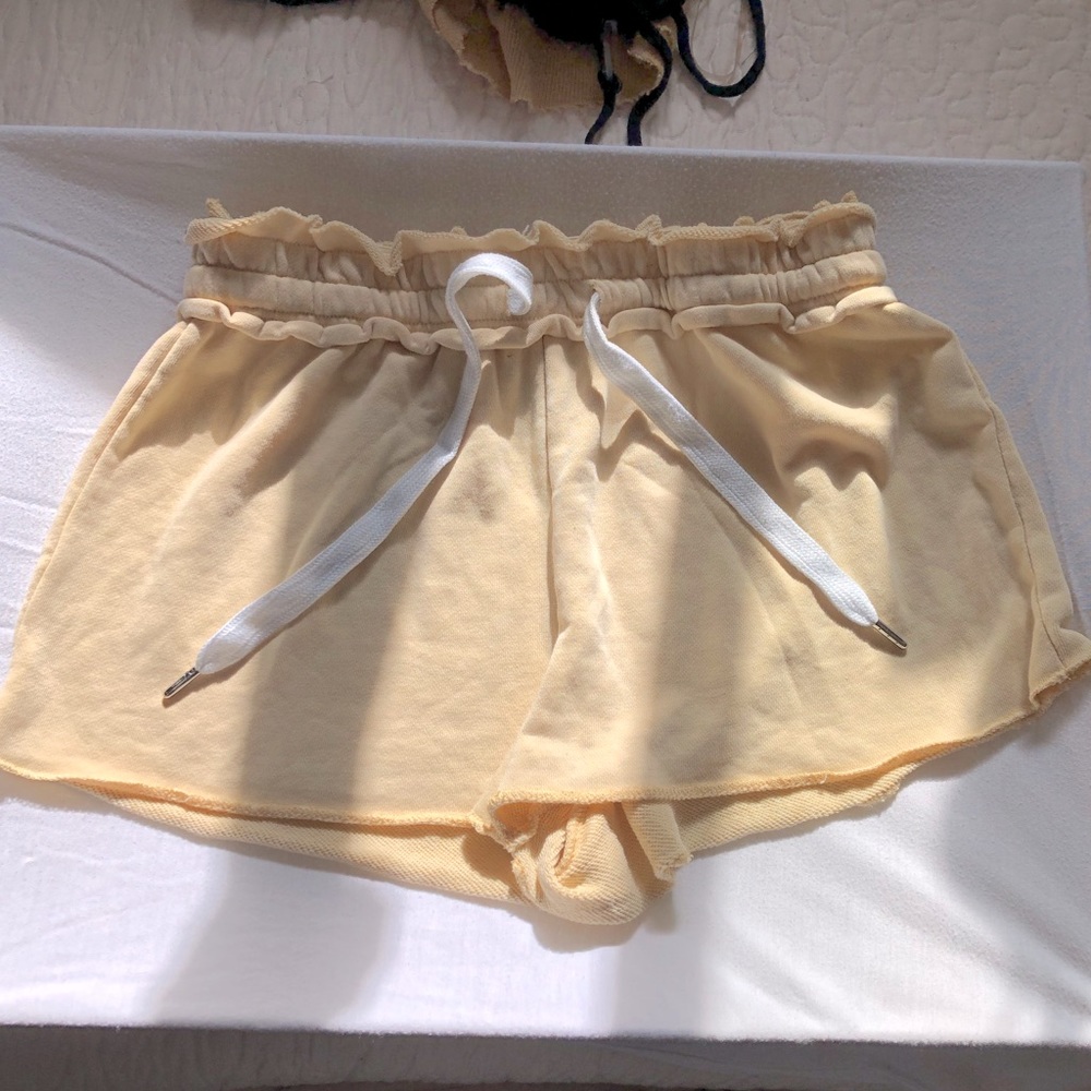 Light Yellow Shorts | XS
